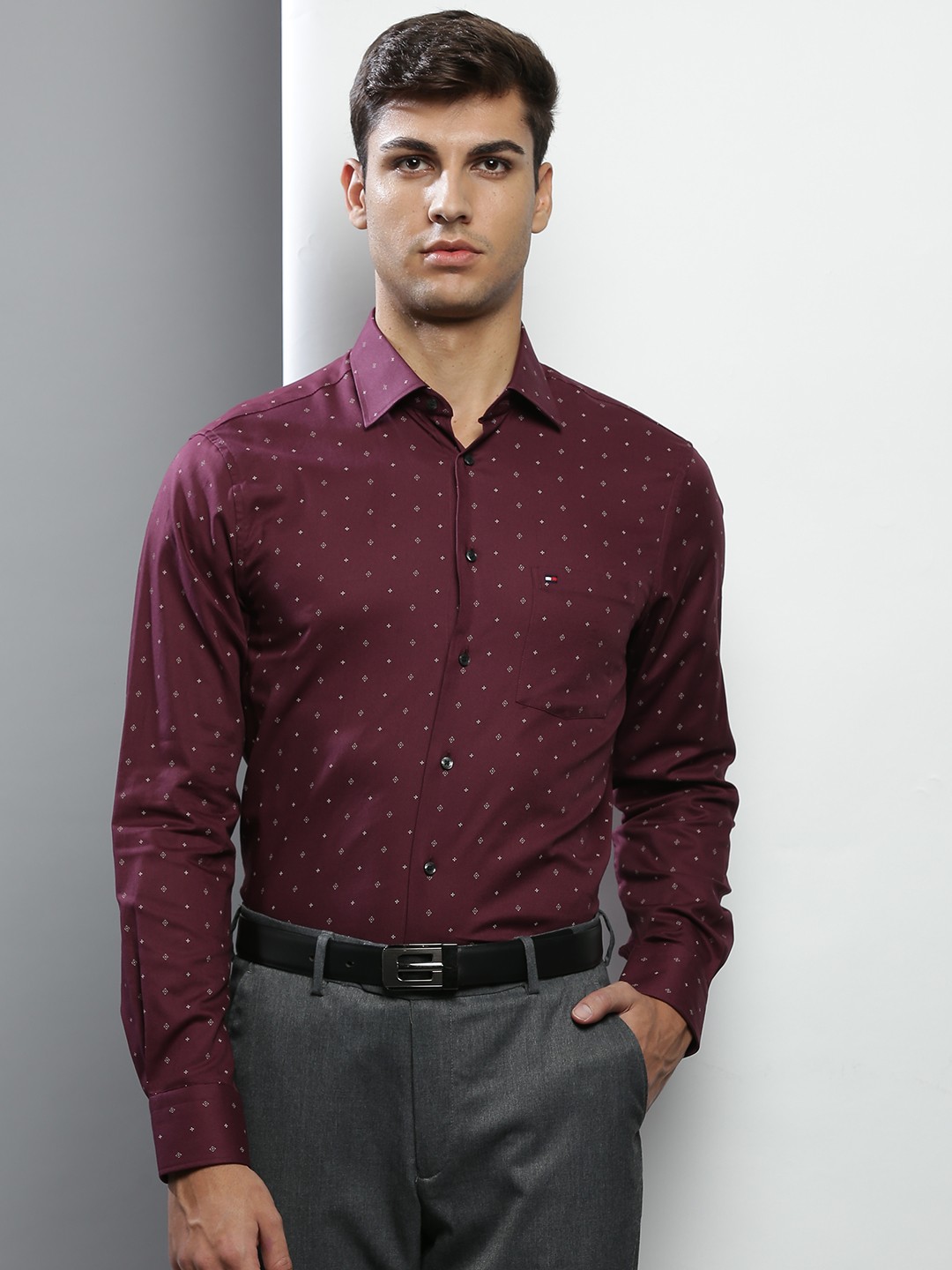 

Tommy Hilfiger Men Burgundy & White Cotton Printed Casual Shirt