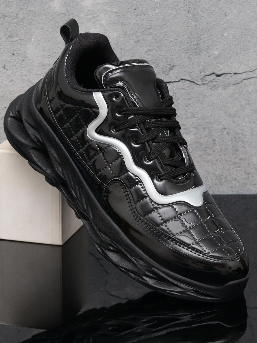 

FASHION FASTER Unisex Kids Black Textured Sneakers