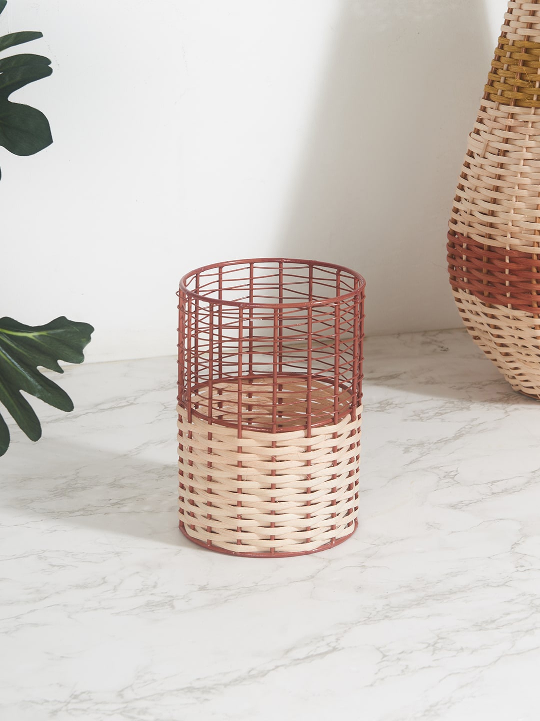 

HomeTown Cream-Coloured Textured Candle Holders