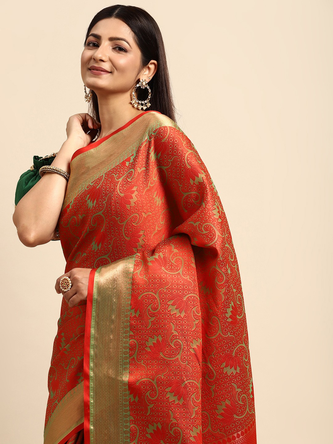 

Anouk Red & Gold-Toned Floral Zari Silk Blend Banarasi Saree
