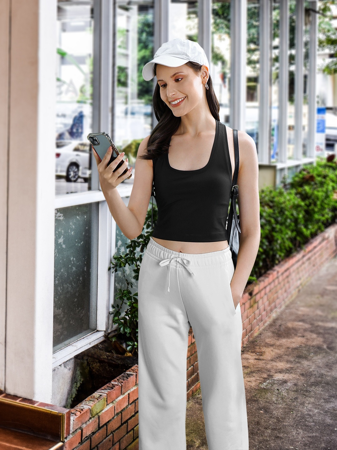 

FOREVER 21 Women Solid Tank Crop Top, Black