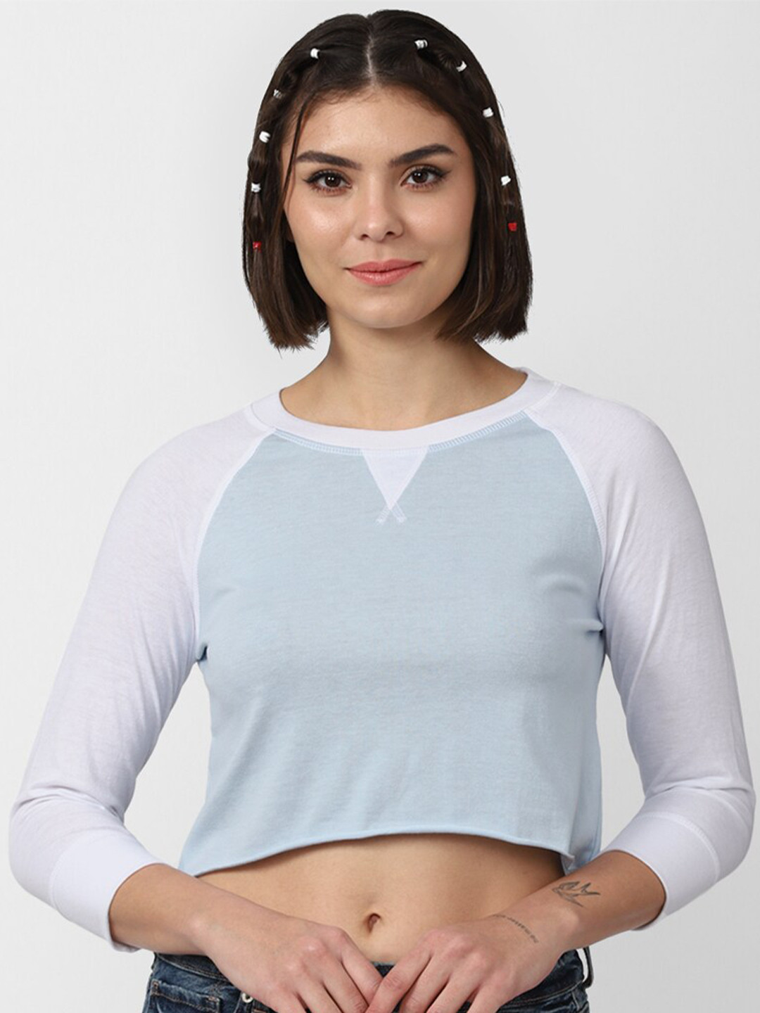 

FOREVER 21 Women Blue & White Crop T-shirt