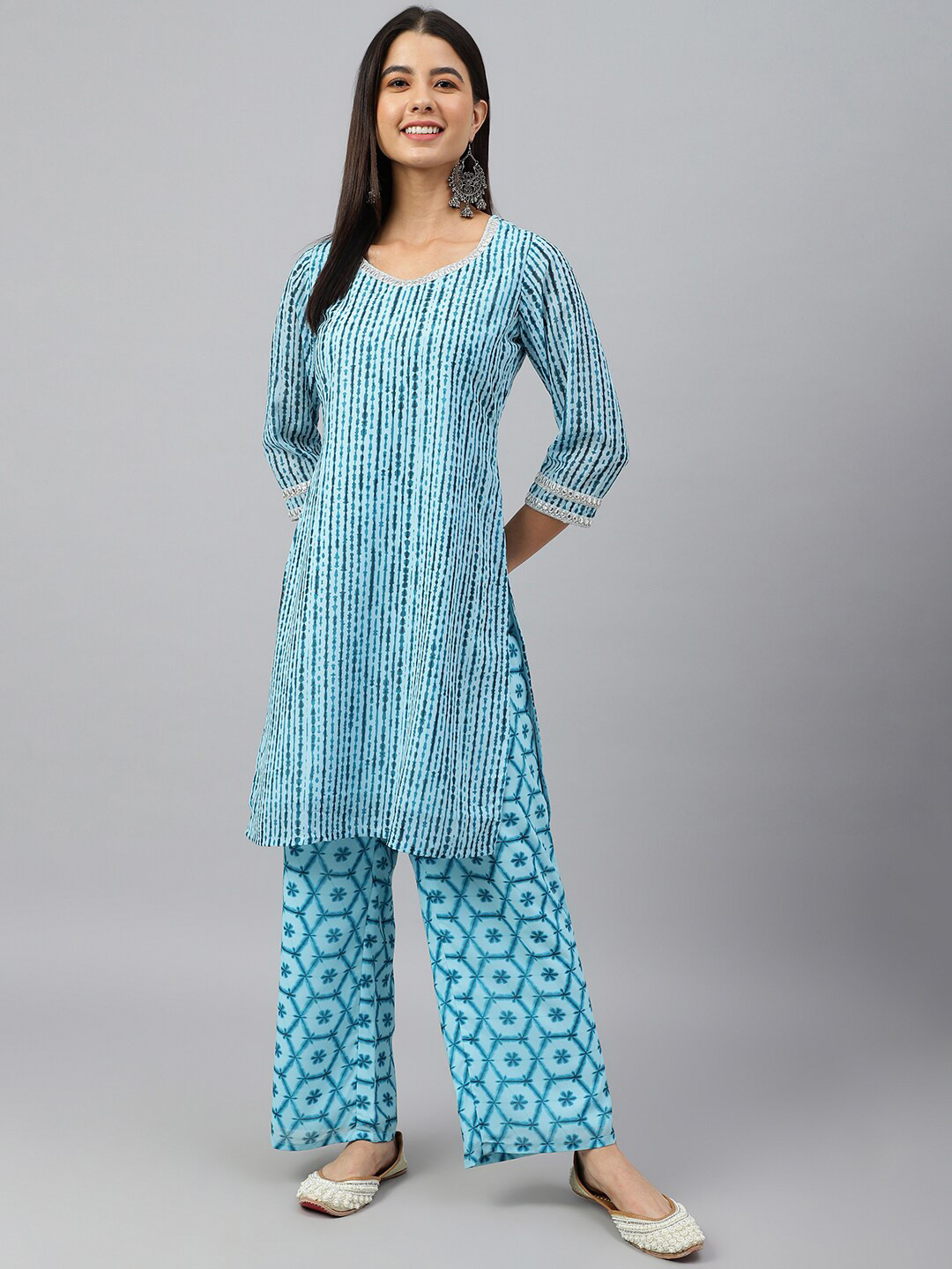 

Janasya Women Blue Georgette Shibori Print Kurta with Palazzo