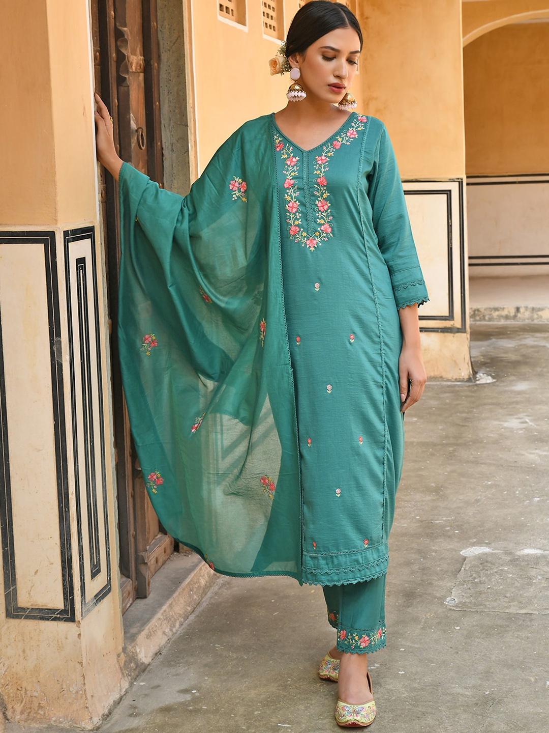 

Janasya Women Green Poly Silk Floral Embroidered Kurta with Pant and Dupatta