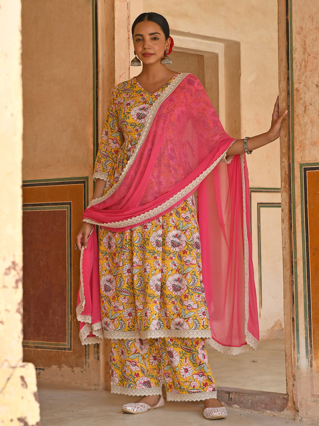 

Janasya Women Yellow Cotton Floral Print Kurta with Palazzo and Dupatta