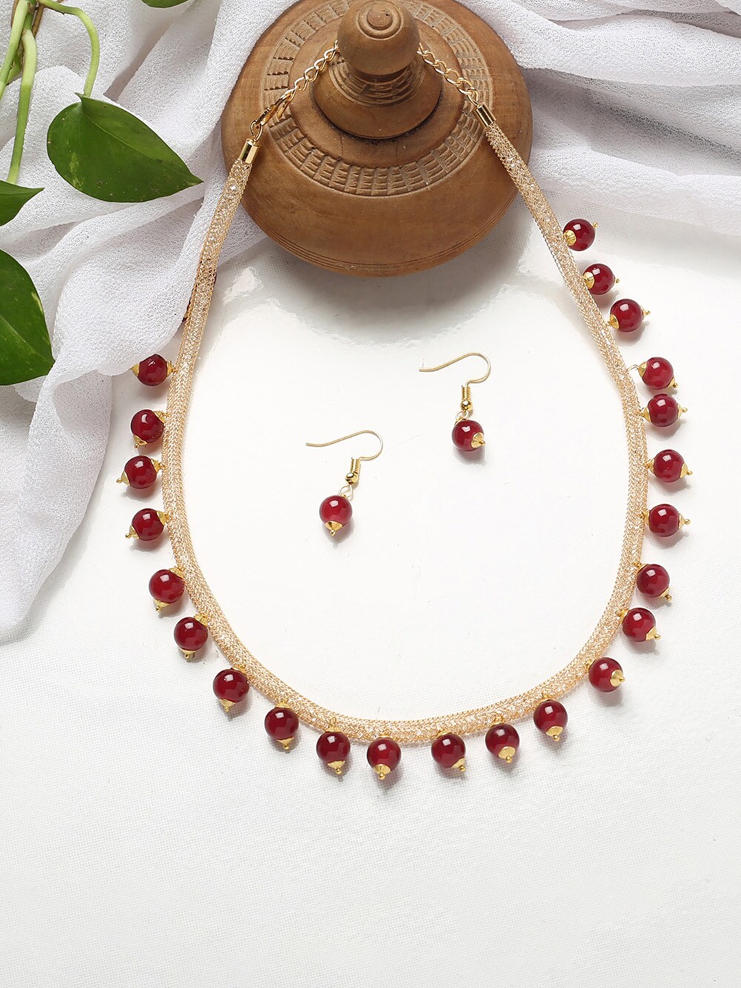 

MAD CLUB Women Gold-Plated Maroon Kundan & Beads Studded Jewellery Set
