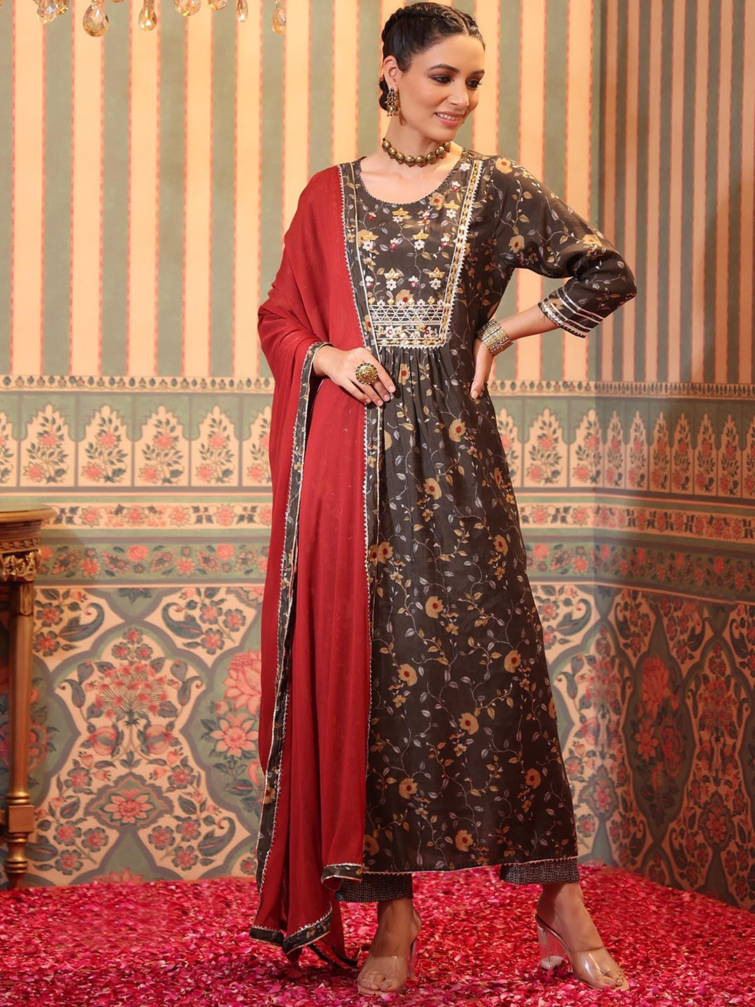 

SCAKHI Women Olive Green Floral Embroidered Thread Work Kurta with Trousers & Dupatta