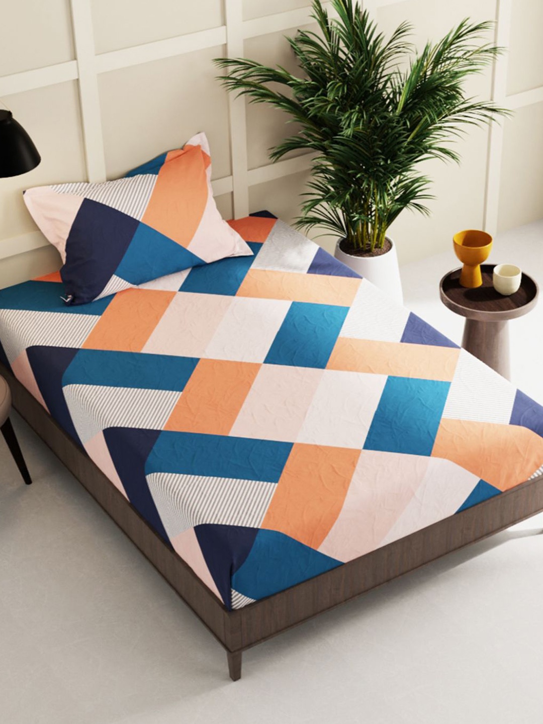 

BIANCA White & Blue Geometric 150 TC Single Bedsheet with 1 Pillow Covers