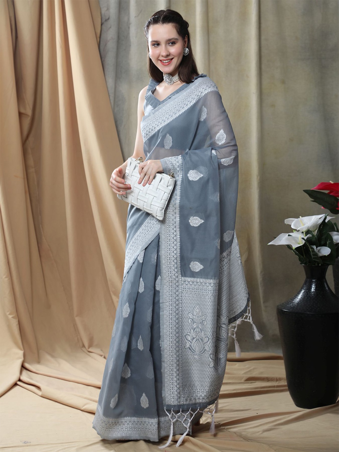 

AVANSHEE Grey & Silver Woven Design Zari Linen Blend Saree