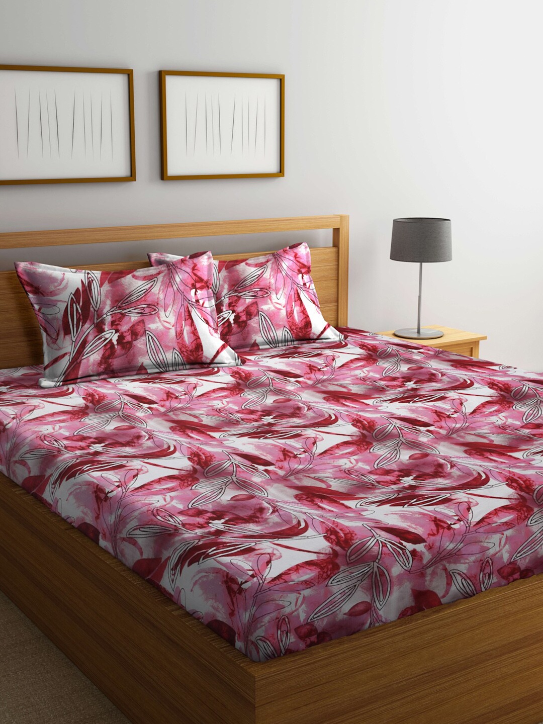 

BOMBAY DYEING Pink & White 144 TC Queen Bedsheet with 2 Pillow Covers