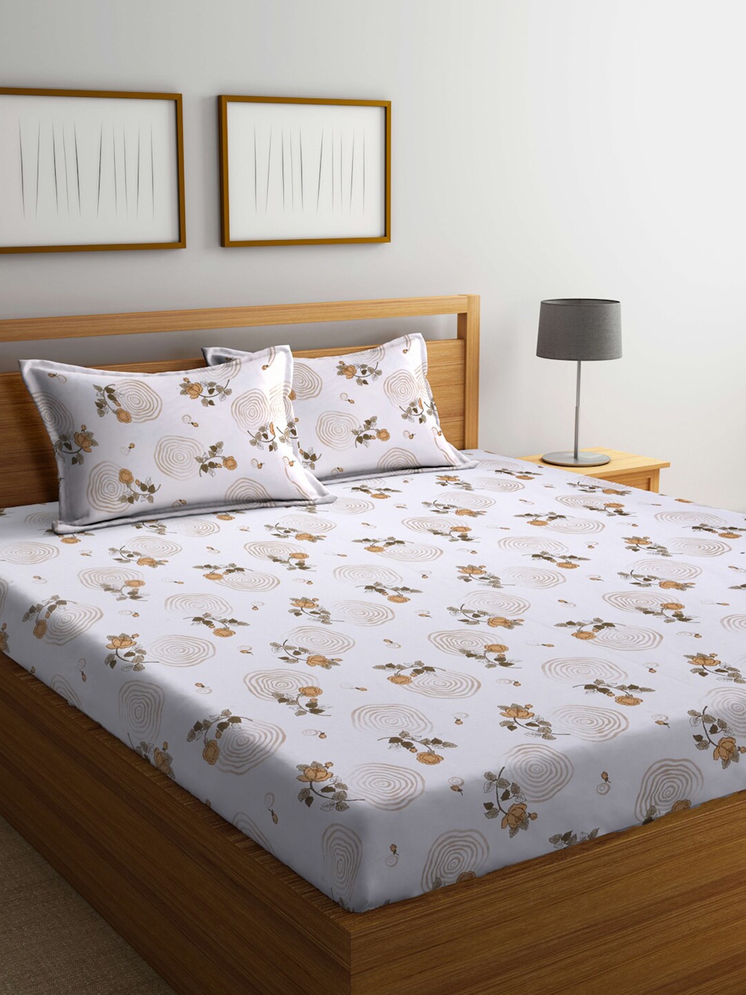 

BOMBAY DYEING Beige & White Floral 160 TC Queen Bedsheet with 2 Pillow Covers