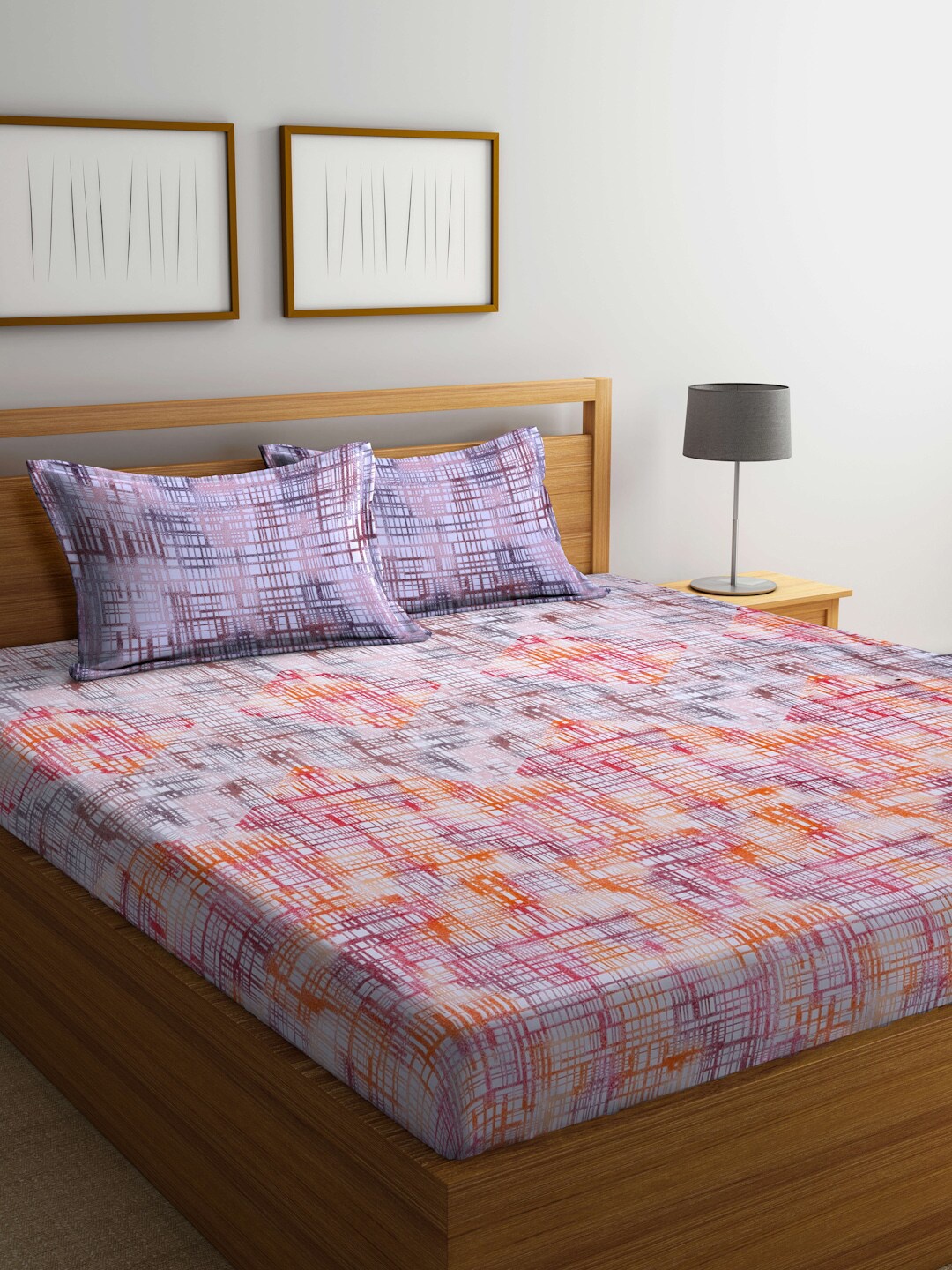 

BOMBAY DYEING Orange & White 210 TC King Bedsheet with 2 Pillow Covers