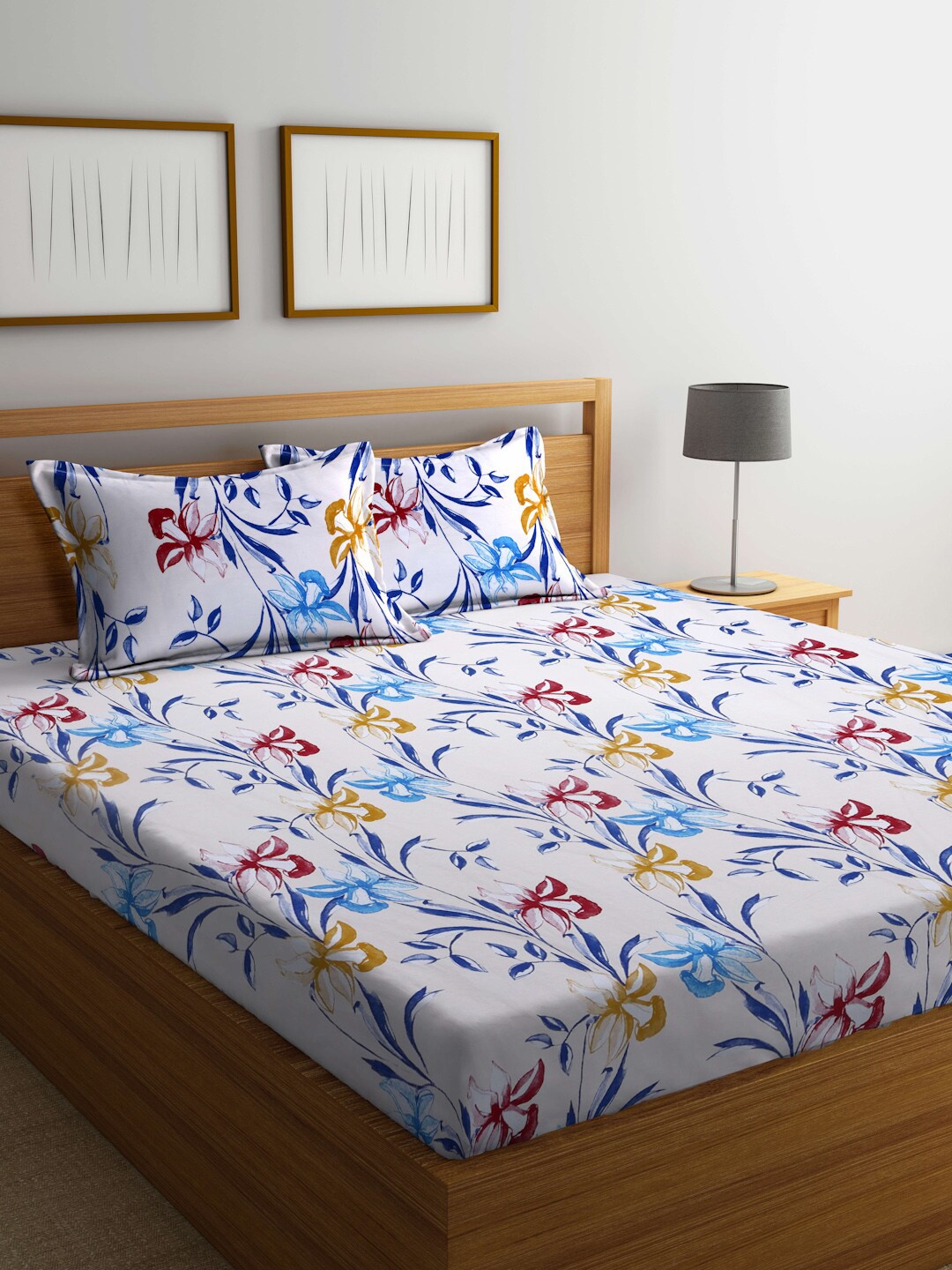 

BOMBAY DYEING Purple & White Floral 160 TC King Bedsheet with 2 Pillow Covers