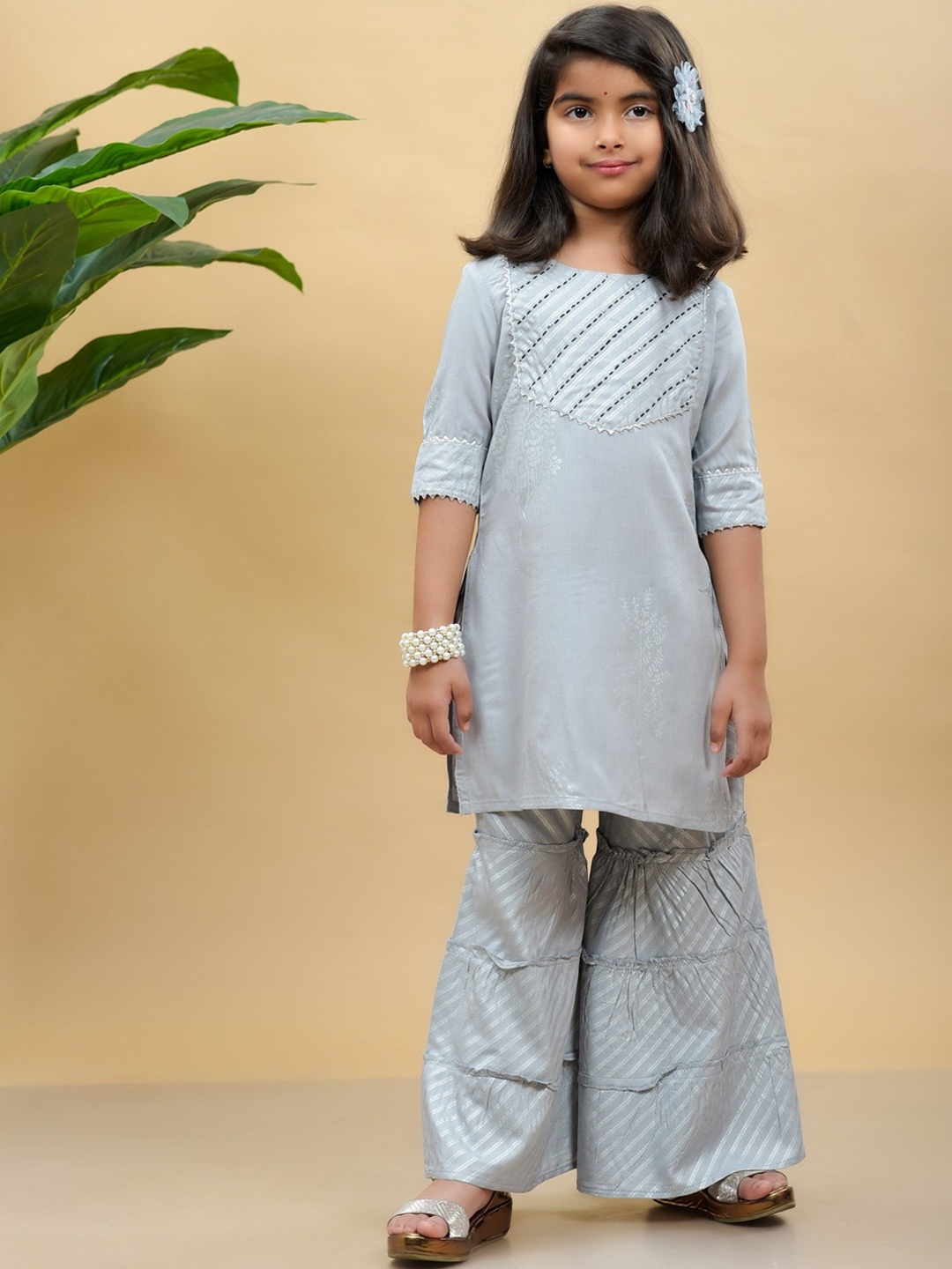 

misbis Girls Grey Ethnic Motifs Printed Gotta Patti Kurta with Sharara