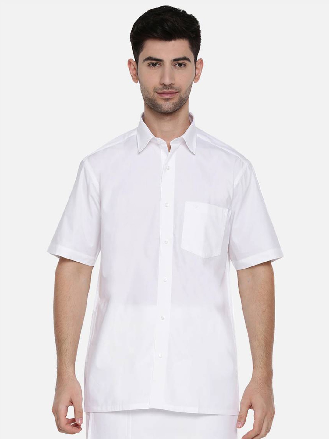 

Ramraj Men White Solid Short Sleeves Cotton Tailored Fit Formal Shirt