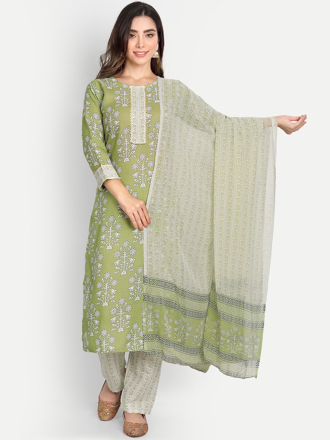 

AA-HA Women Green Ethnic Motifs Printed Gotta Patti Kurta with Trouser & Dupatta