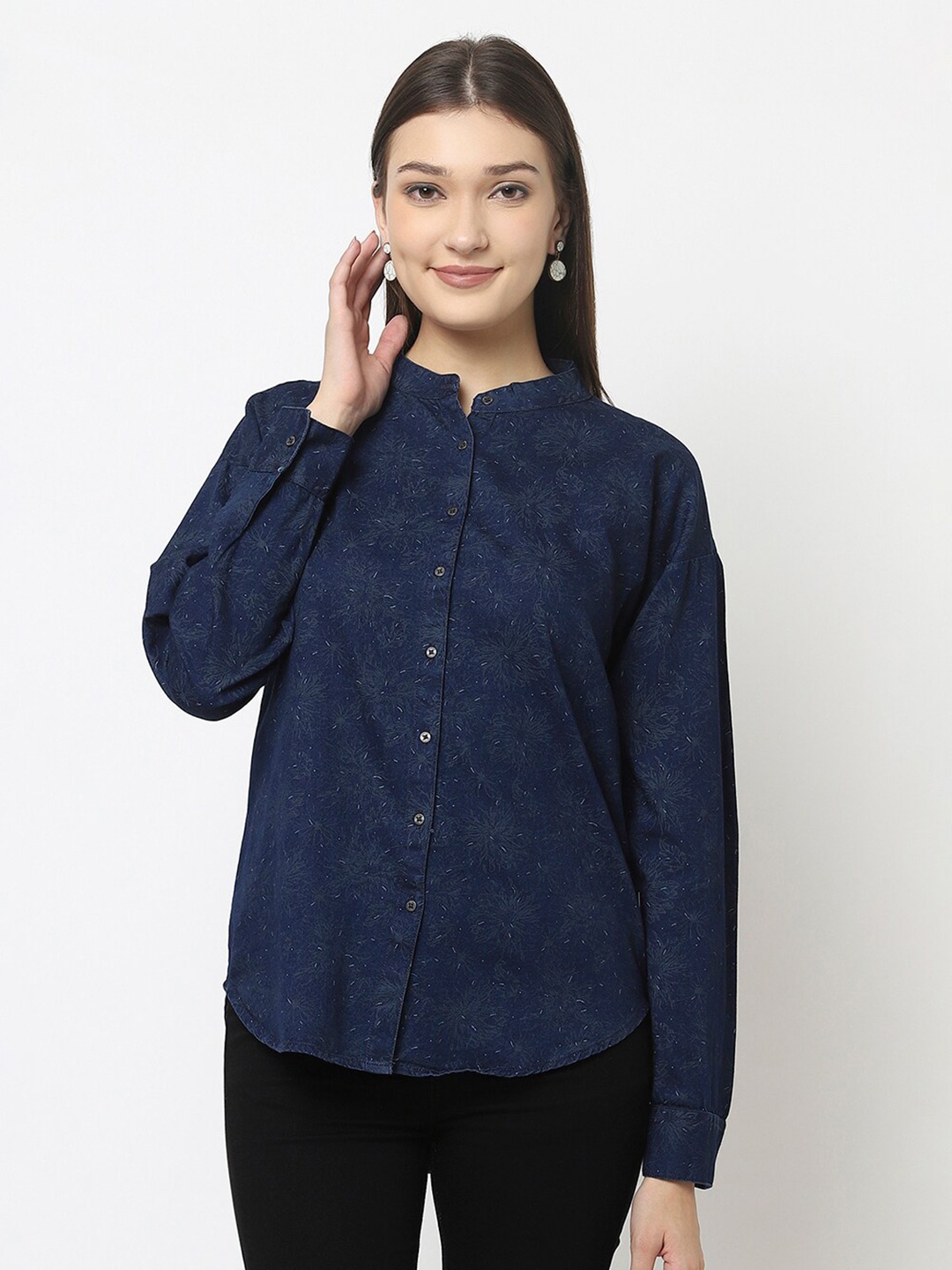

Crimsoune Club Women Navy Blue Slim Fit Floral Printed Cotton Casual Shirt