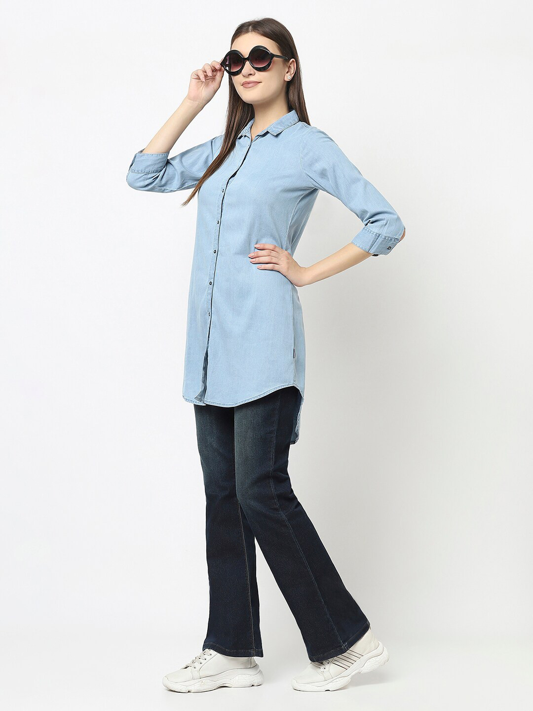 

Crimsoune Club Women Blue Solid Comfort Longline Casual Shirt