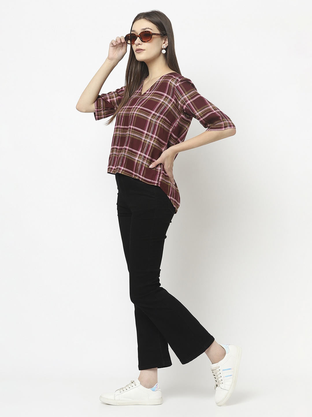 

Crimsoune Club Women Maroon & Pink Checked Crop Top
