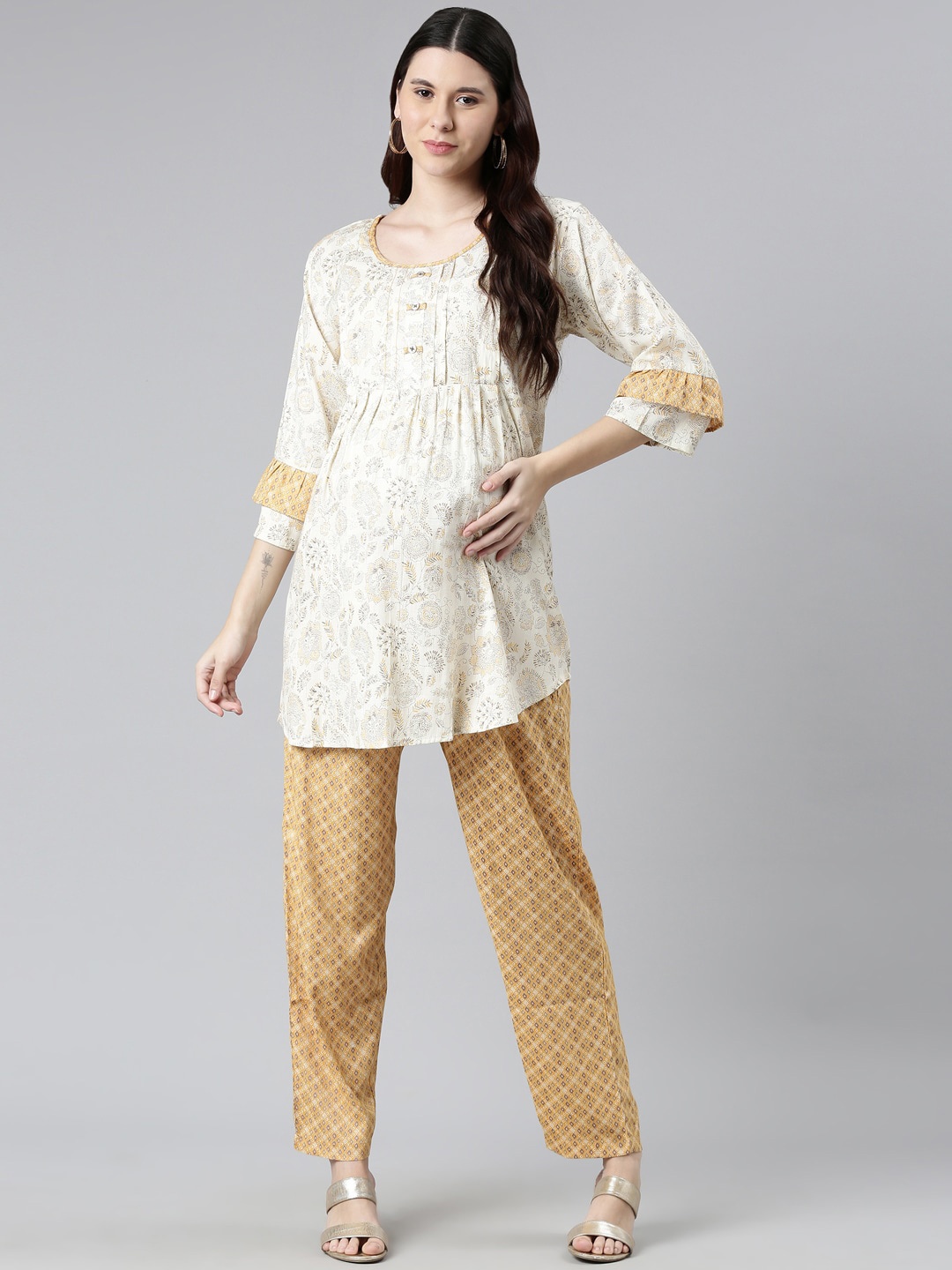 

GOLDSTROMS Women Off White & Brown Floral Printed Maternity Night suit