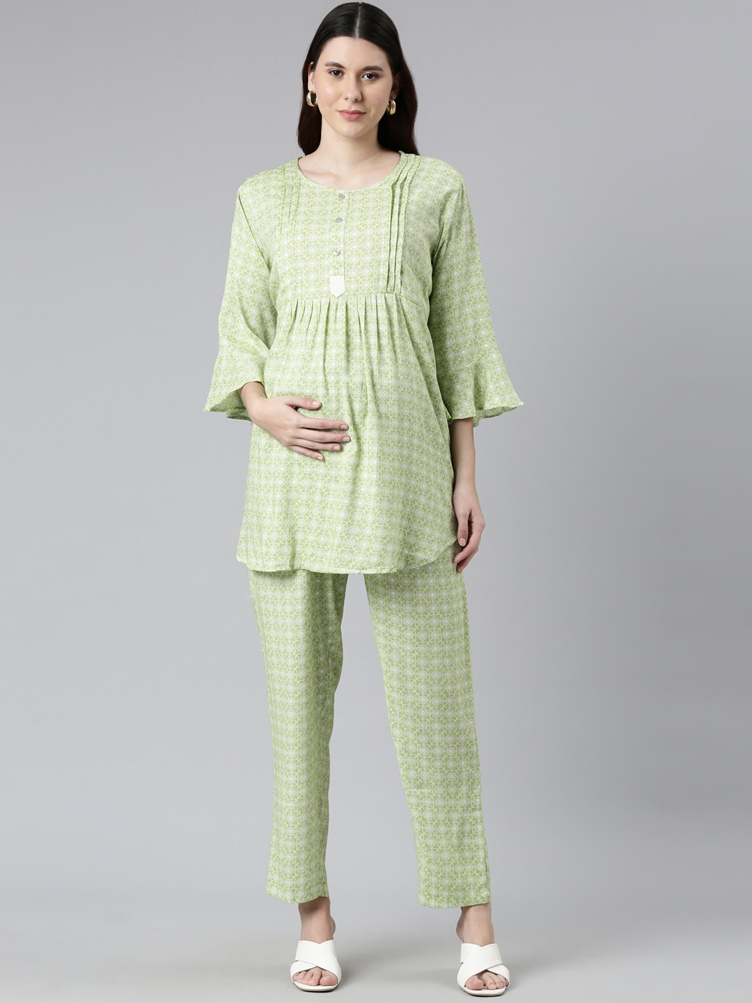 

GOLDSTROMS Women Green & White Printed Feeding Night suit
