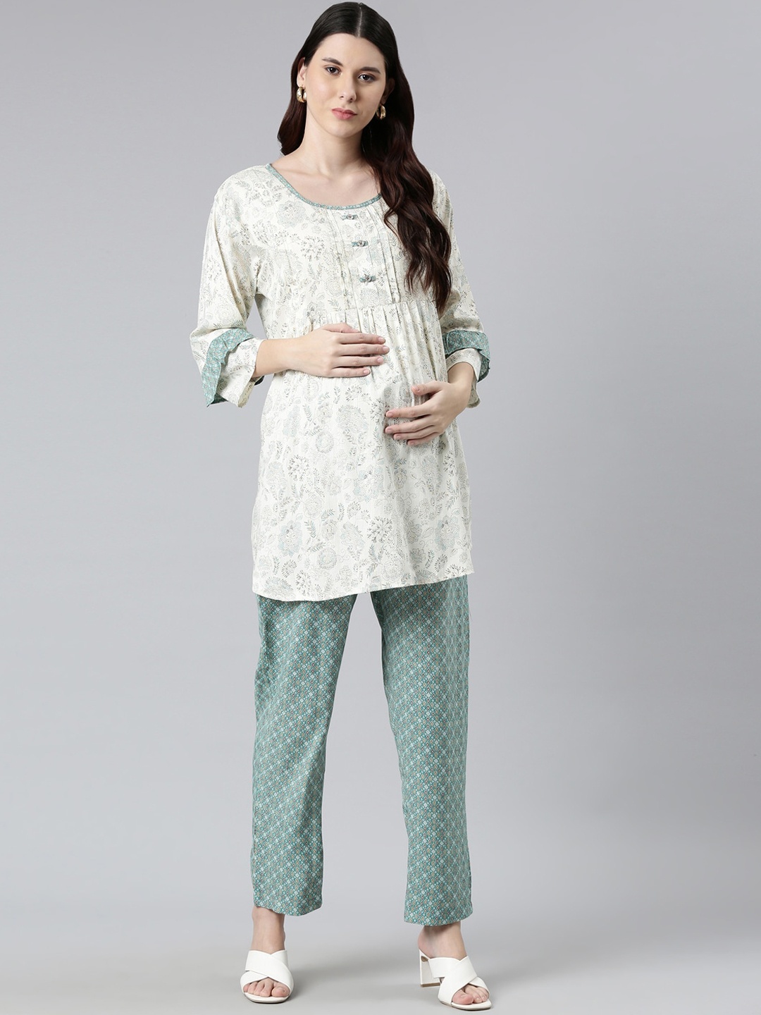

GOLDSTROMS Women Off White & Green Feeding Printed Night suit