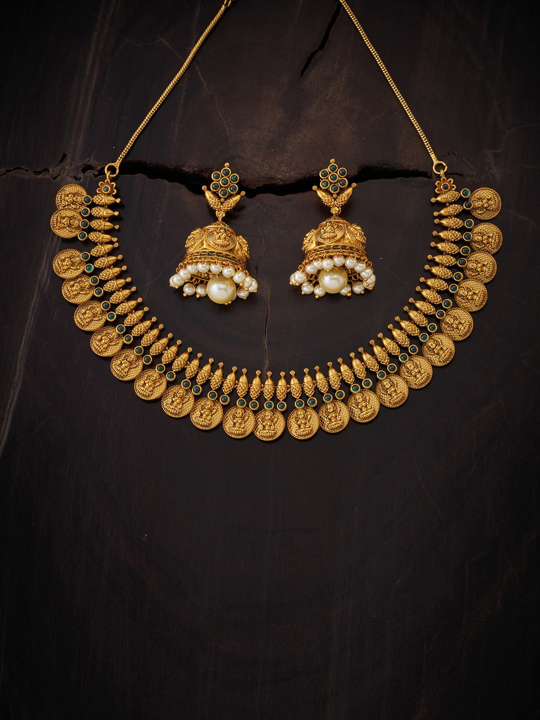 

Kushal's Fashion Jewellery Gold-Toned Green Artificial Stone Studded Jewellery Set