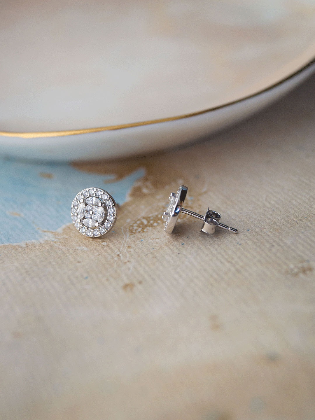 

MANNASH Silver-Toned Circular Studs Earrings