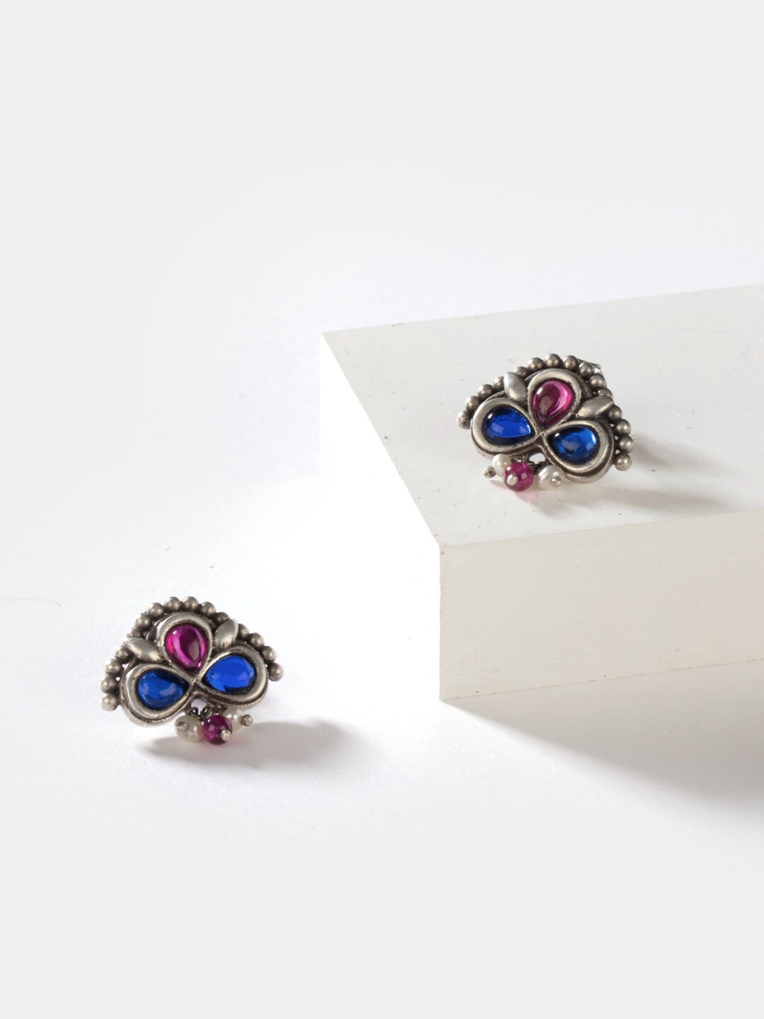 

SHAYA Silver-Toned & Blue 925 Silver Oxidised Classic Studs Earrings