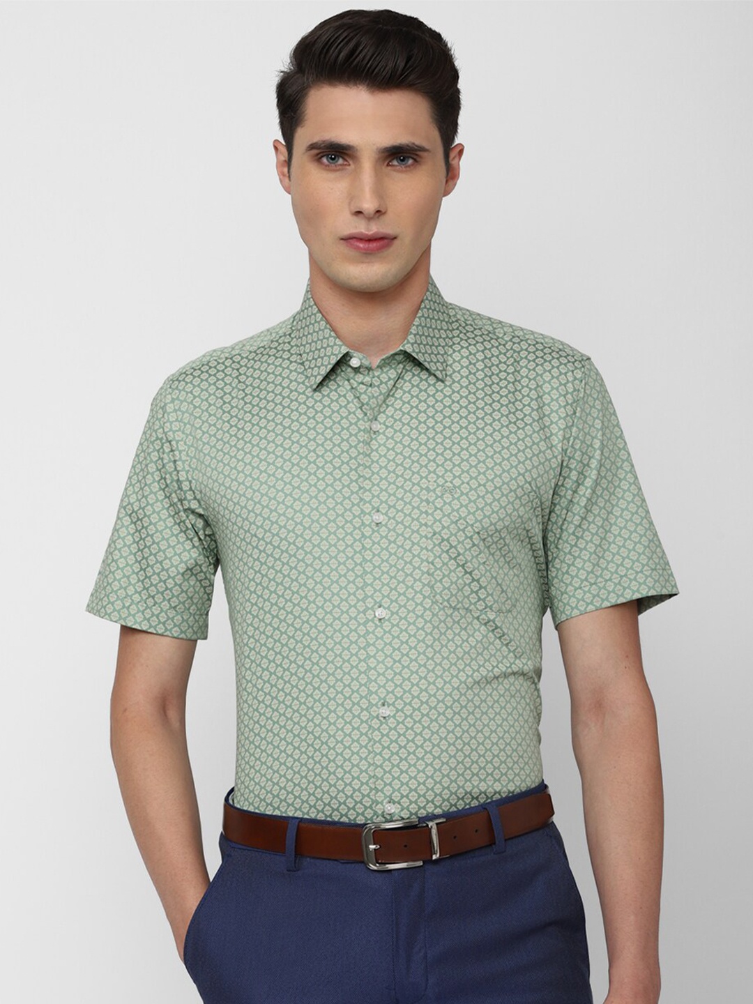 

Peter England Men Green Printed Cotton Formal Shirt