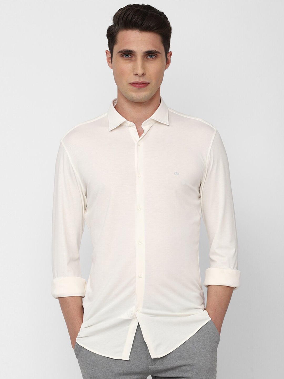 

Peter England Men White Slim Fit Solid Casual Shirt