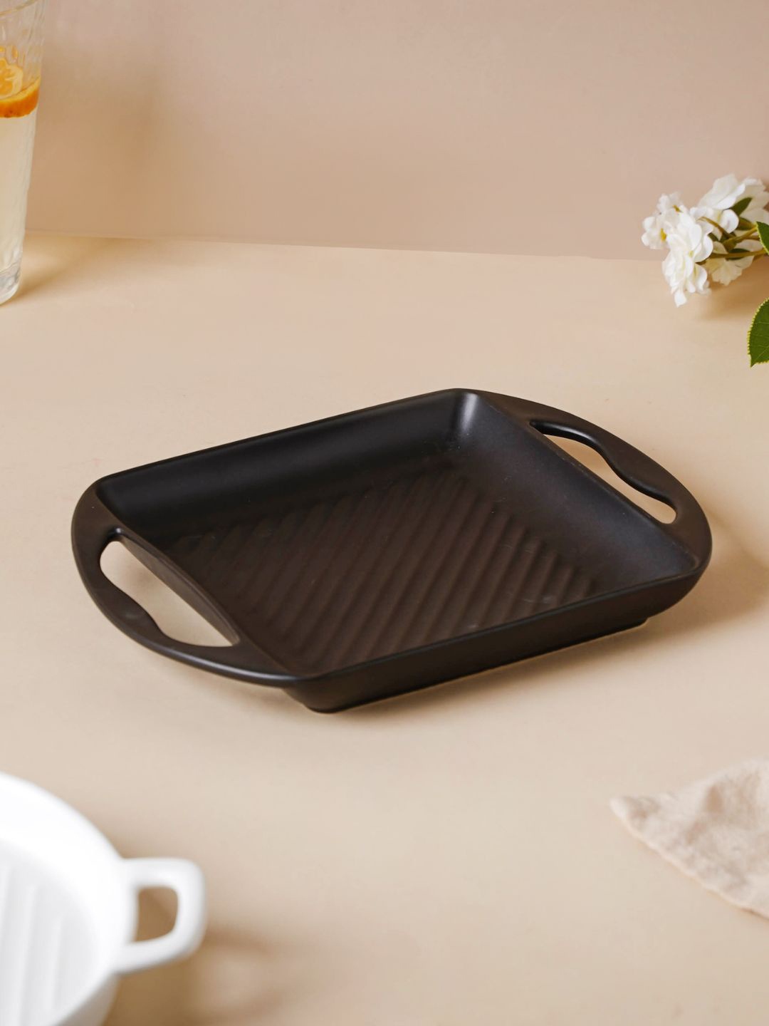 

Nestasia Black Textured Baking Porcelain Tray
