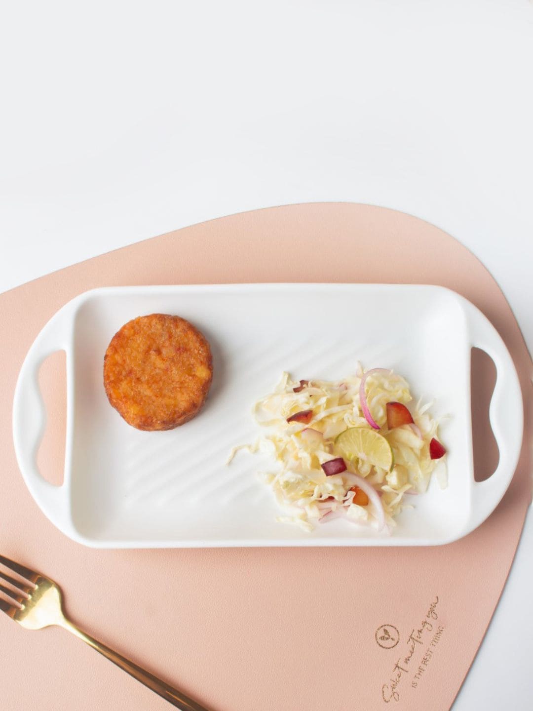 

Nestasia Solid Porcelain Baking Tray With Handle, White