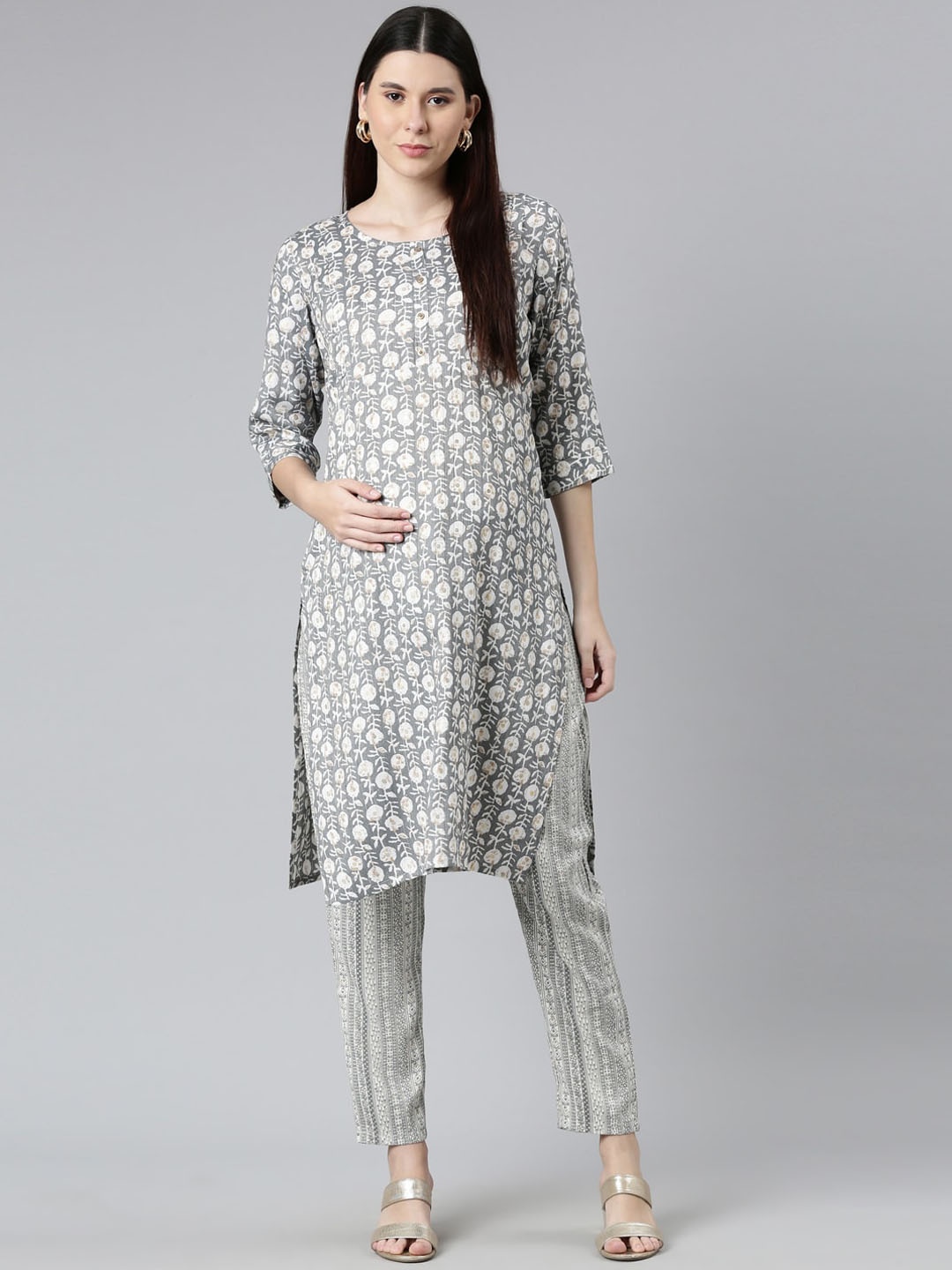 

GOLDSTROMS Women Grey Printed Kurta with Trousers