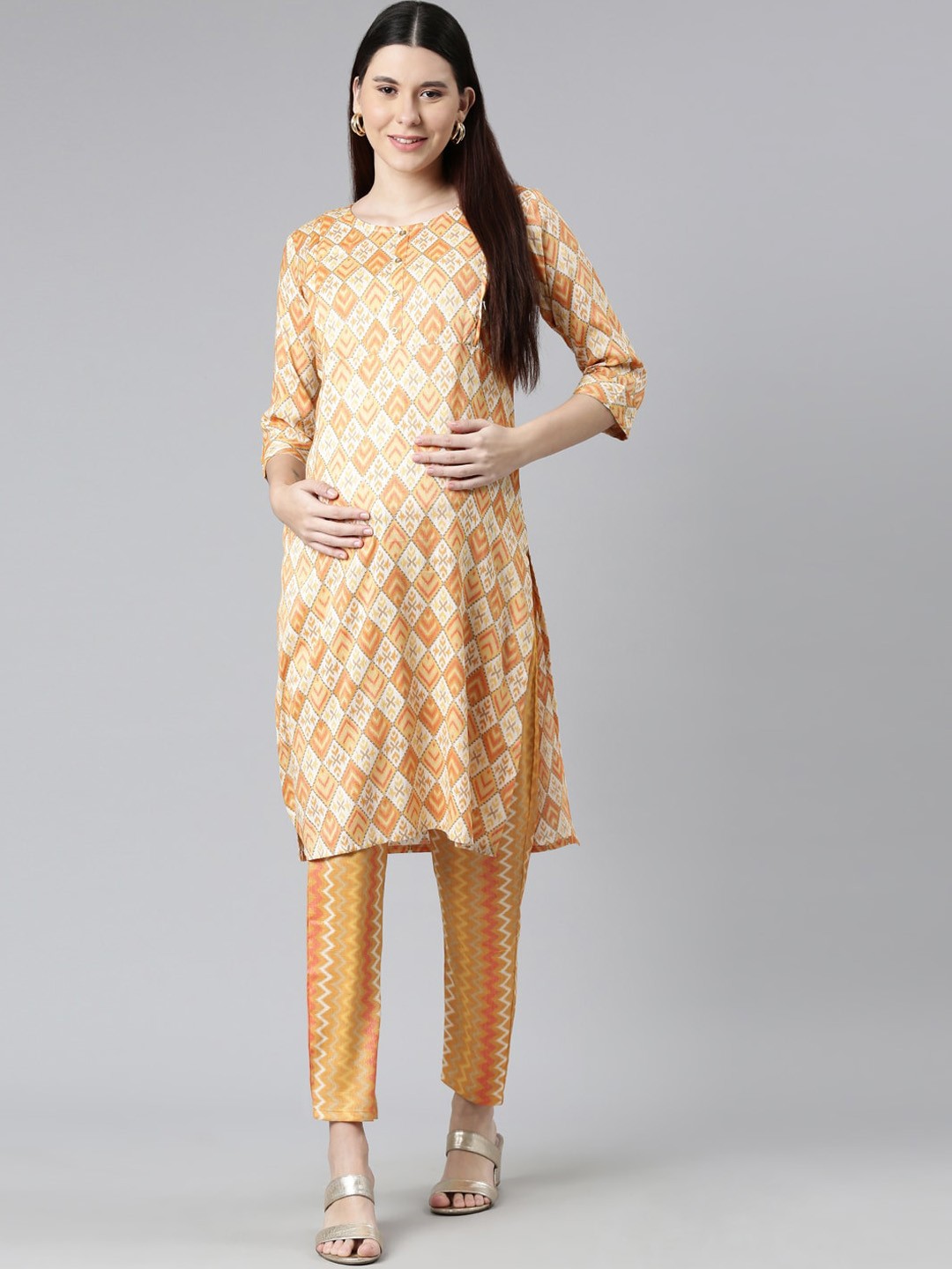

GOLDSTROMS Women Yellow Printed Kurta with Trousers