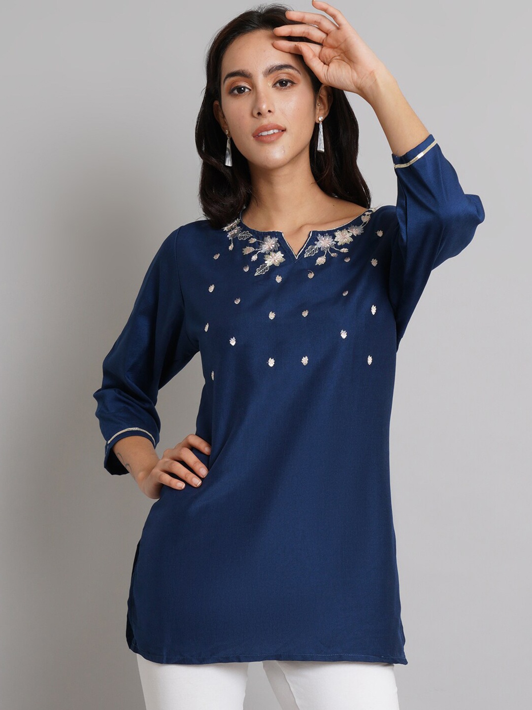 

Risirioutfit Blue Solid Thread Work Silk Blend Kurti