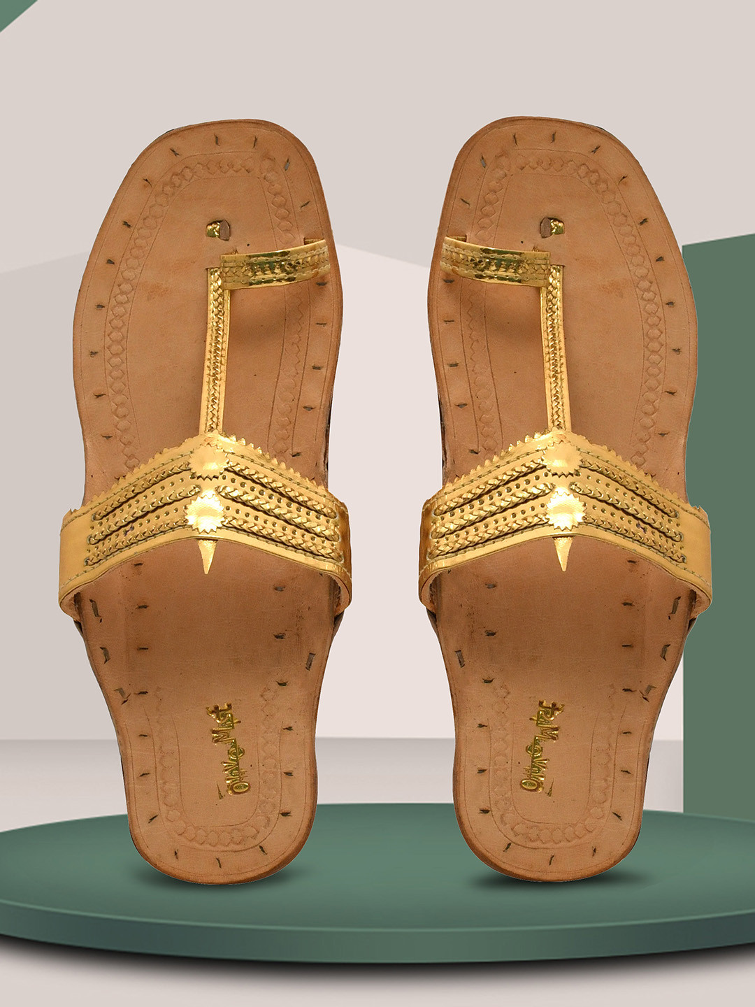 

OLIVE MIST Women Gold-Toned Ethnic Handcrafted Leather Kolhapuri One Toe Flats