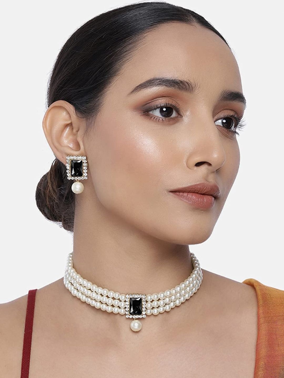 

I Jewels Gold-Plated Black Stone-Studded & Beaded Jewellery Set