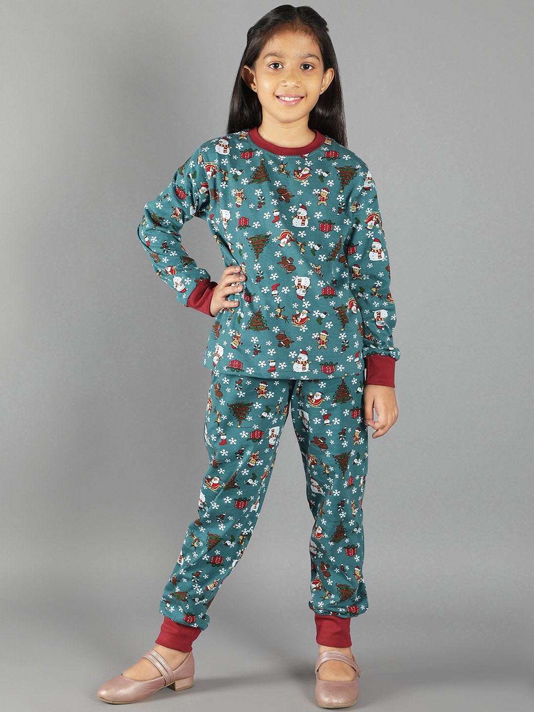 

Ninos Dreams Girls Sea Green & Maroon Christmas Printed Night suit