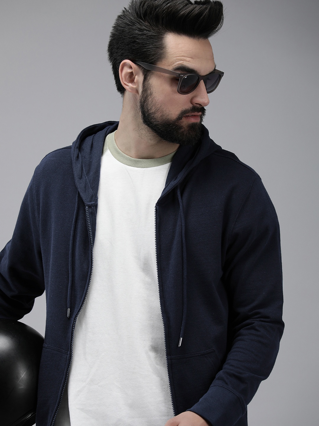 

Roadster Men Navy Blue Solid Hooded Sweatshirt