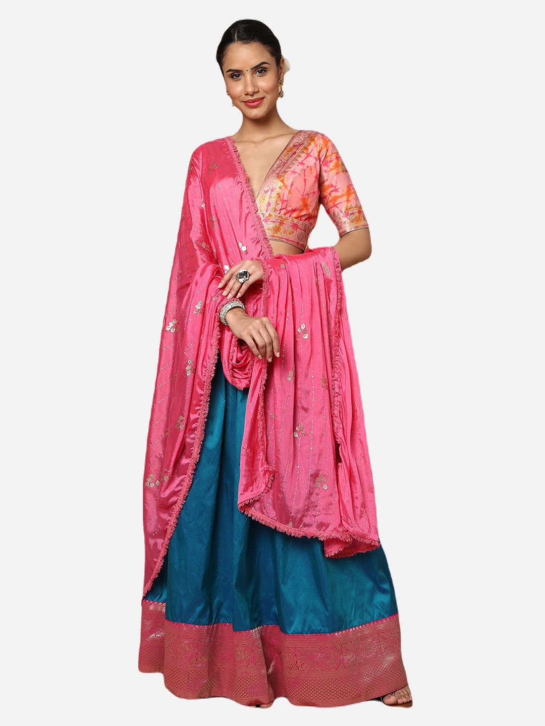 

SALWAR STUDIO Women Pink Embroidered Dupatta with Thread Work