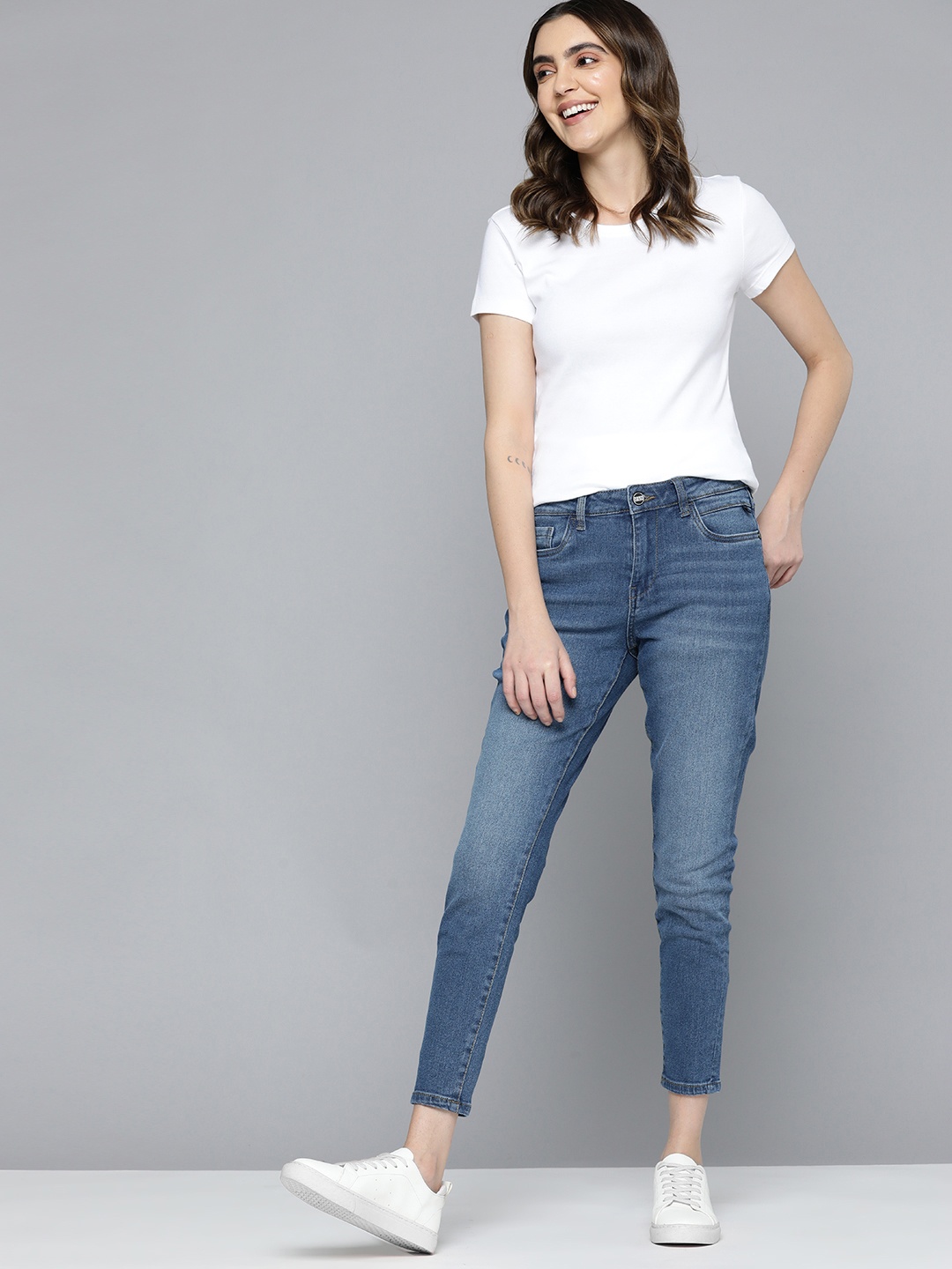

Mast & Harbour Women Skinny Fit Light Fade Stretchable Jeans, Navy blue