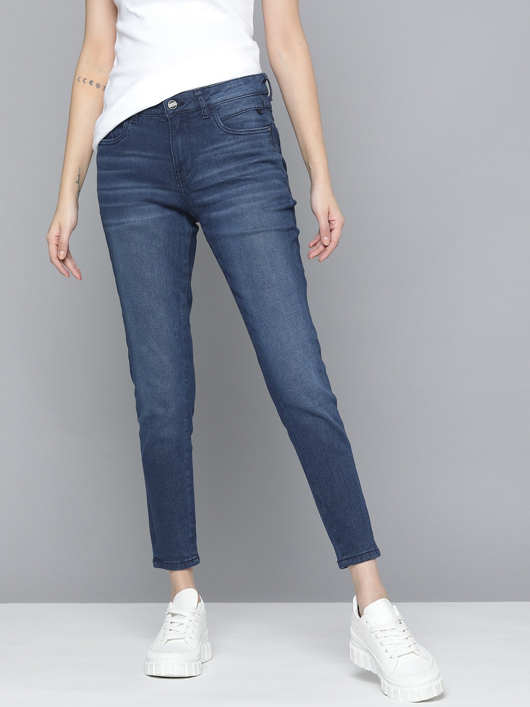 

Mast & Harbour Women Skinny Fit Light Fade Stretchable Jeans, Navy blue