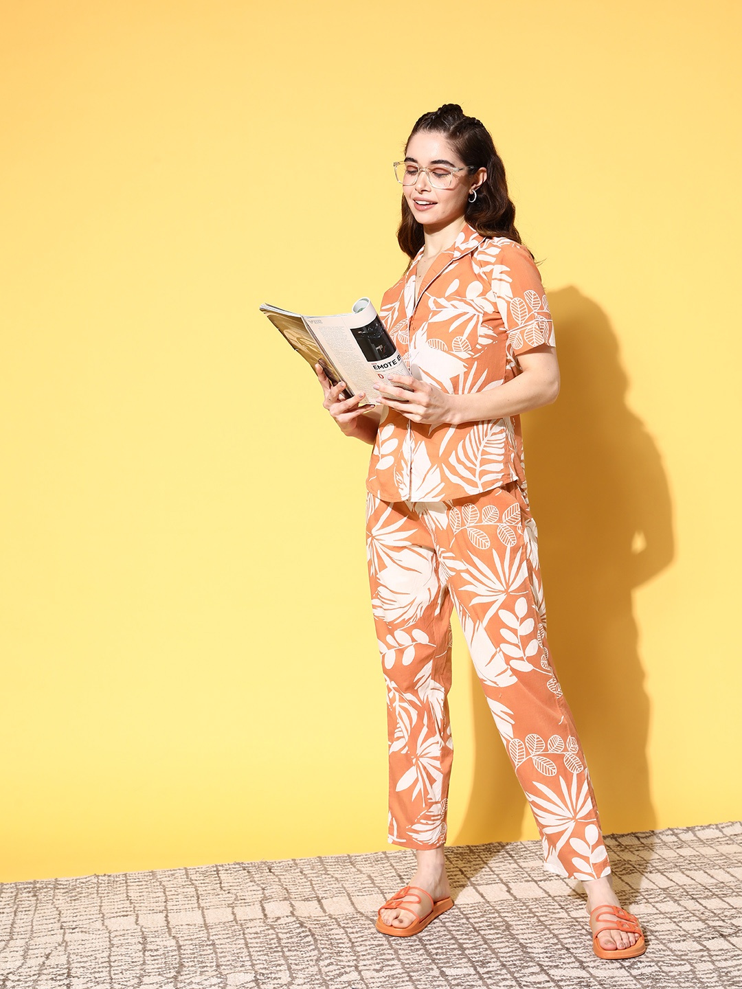 

SANSKRUTIHOMES Women Orange & White Pure Cotton Floral Printed Night suit