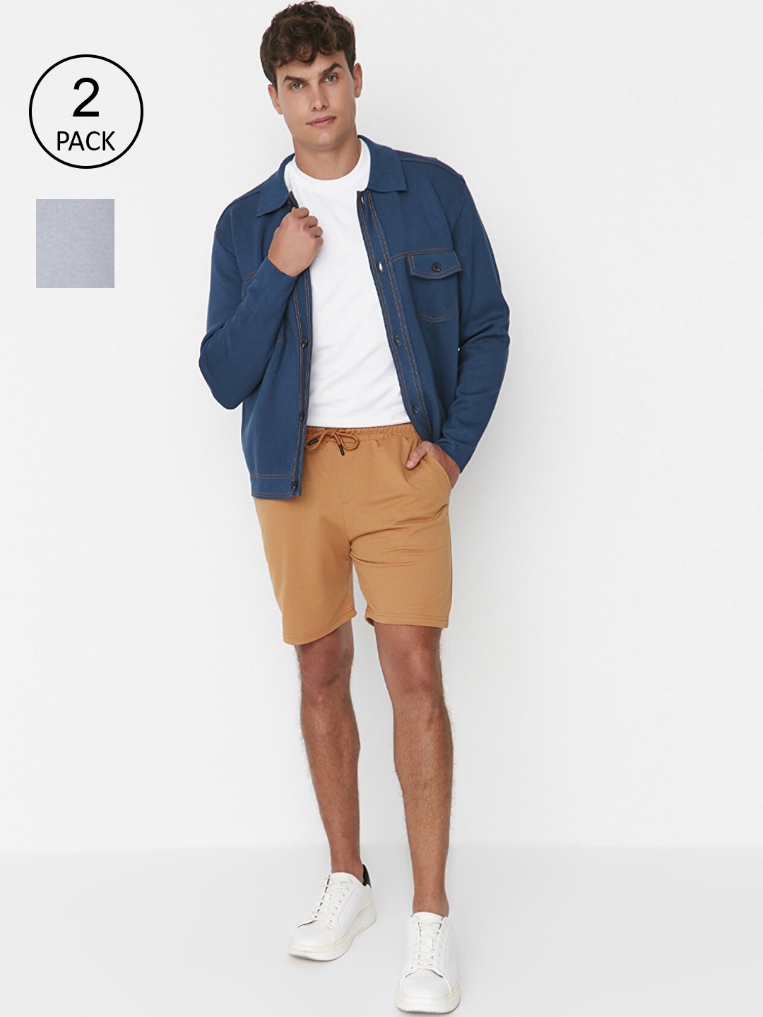 

Trendyol Men Solid Chino Shorts, Na