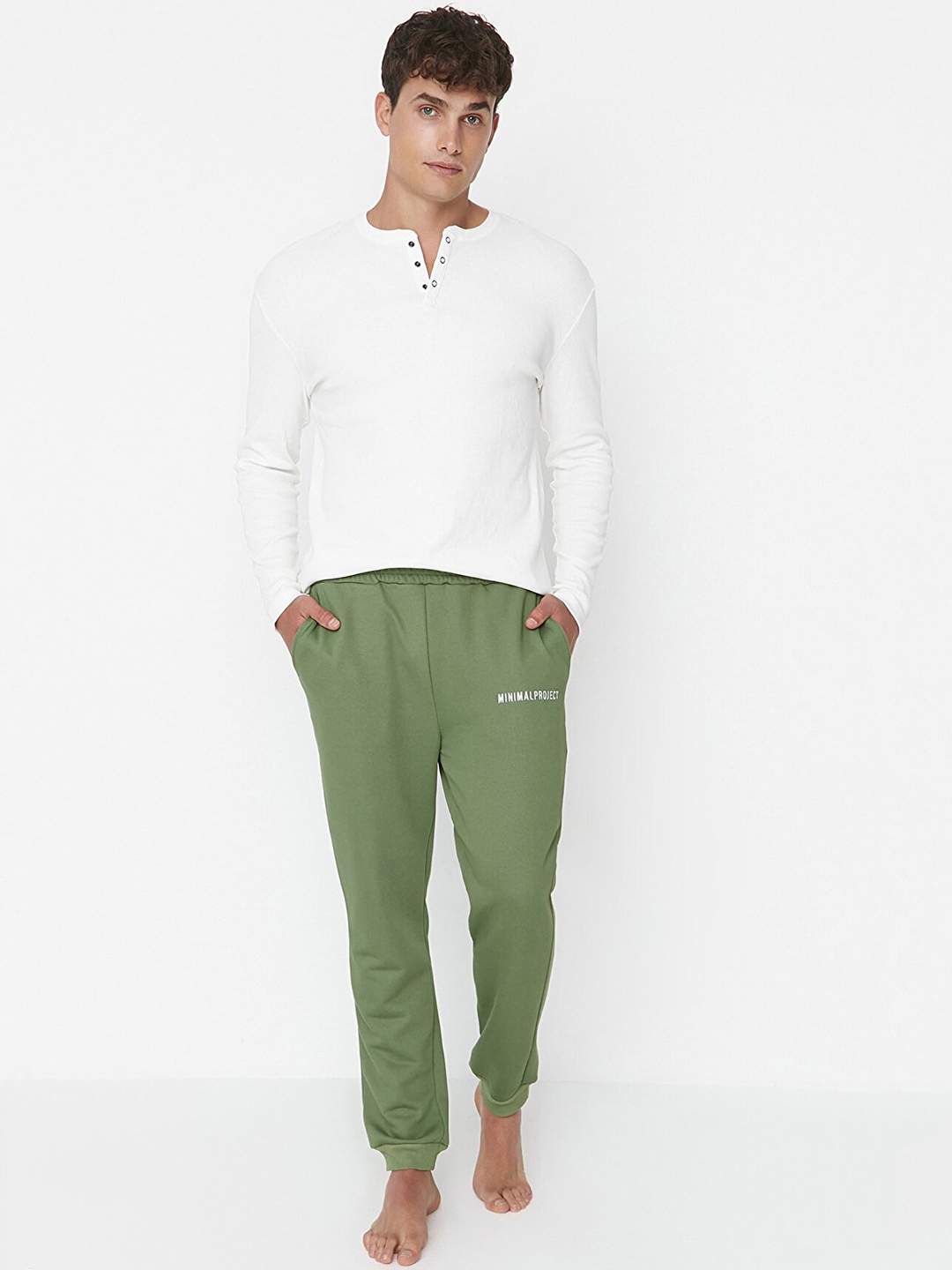

Trendyol Men Green Solid Regular Trouser