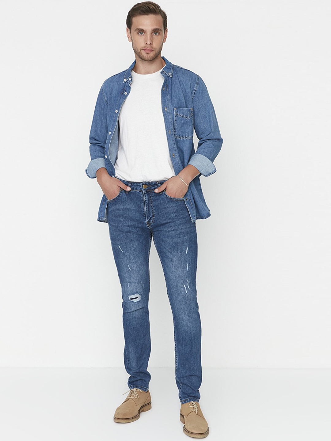 

Trendyol Men Blue Mildly Distressed Light Fade Jeans