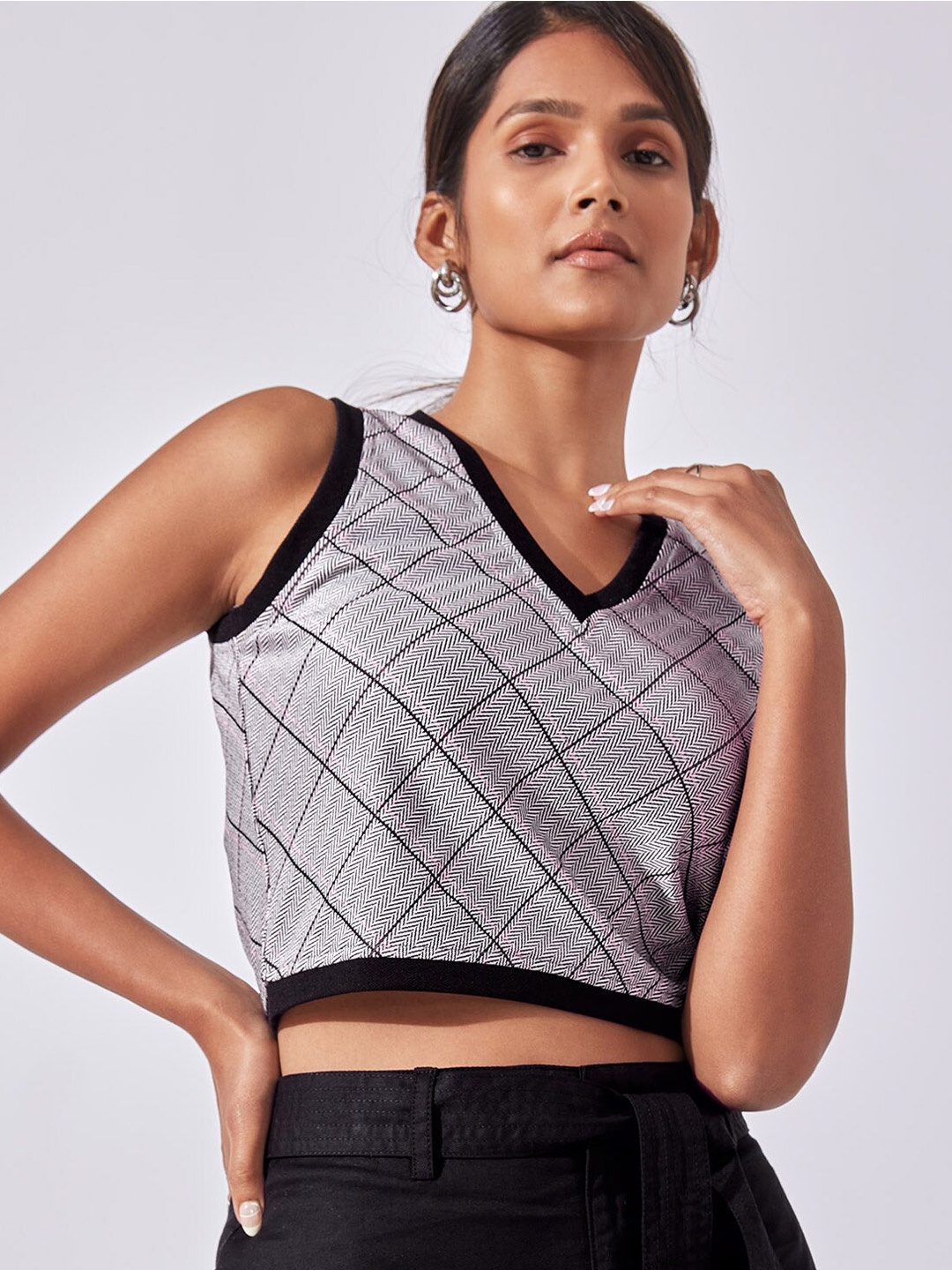 

The Label Life Women Grey & Black Checked Crop Top