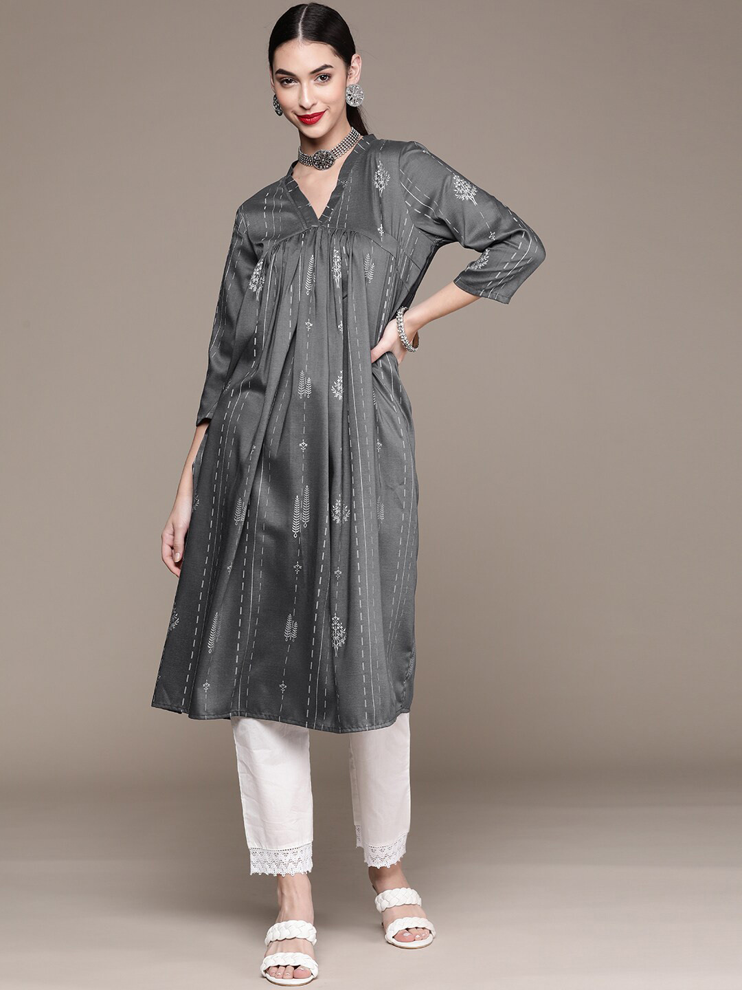 

ZIYAA Women Grey Geometric Striped Kurta