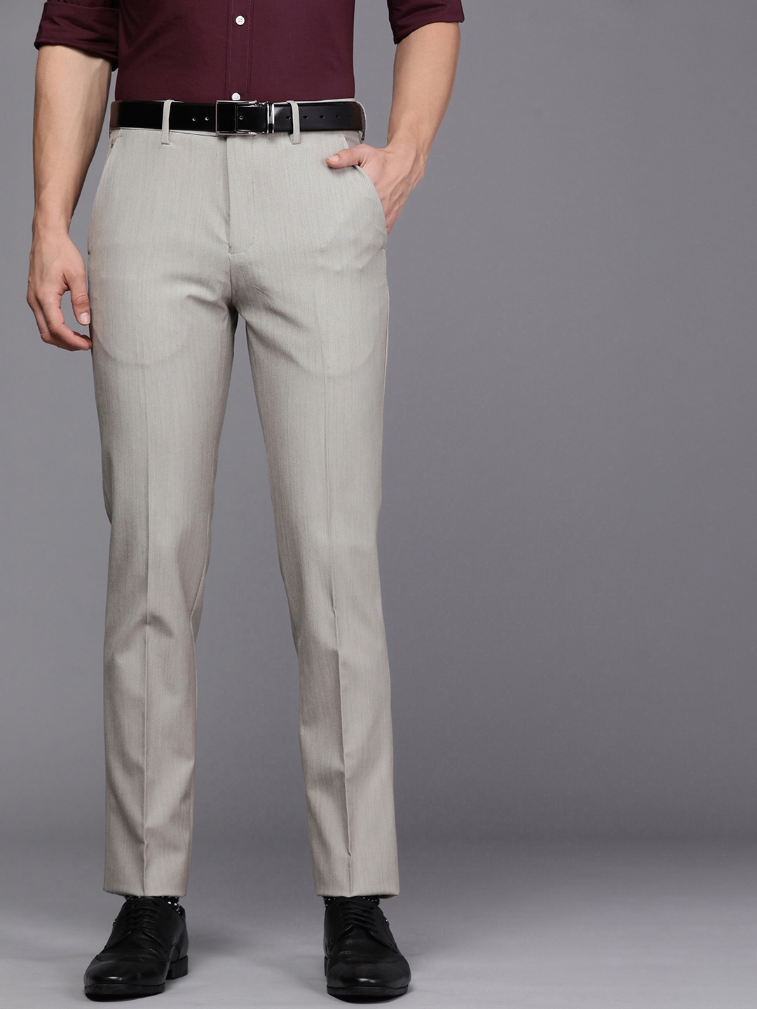 

Louis Philippe Men Beige Solid Slim Fit Formal Trousers